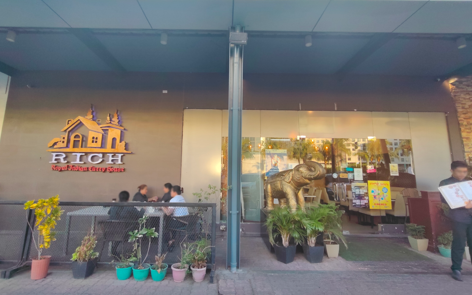 ROYAL INDIAN CURRY HOUSE in SM Mall of Asia